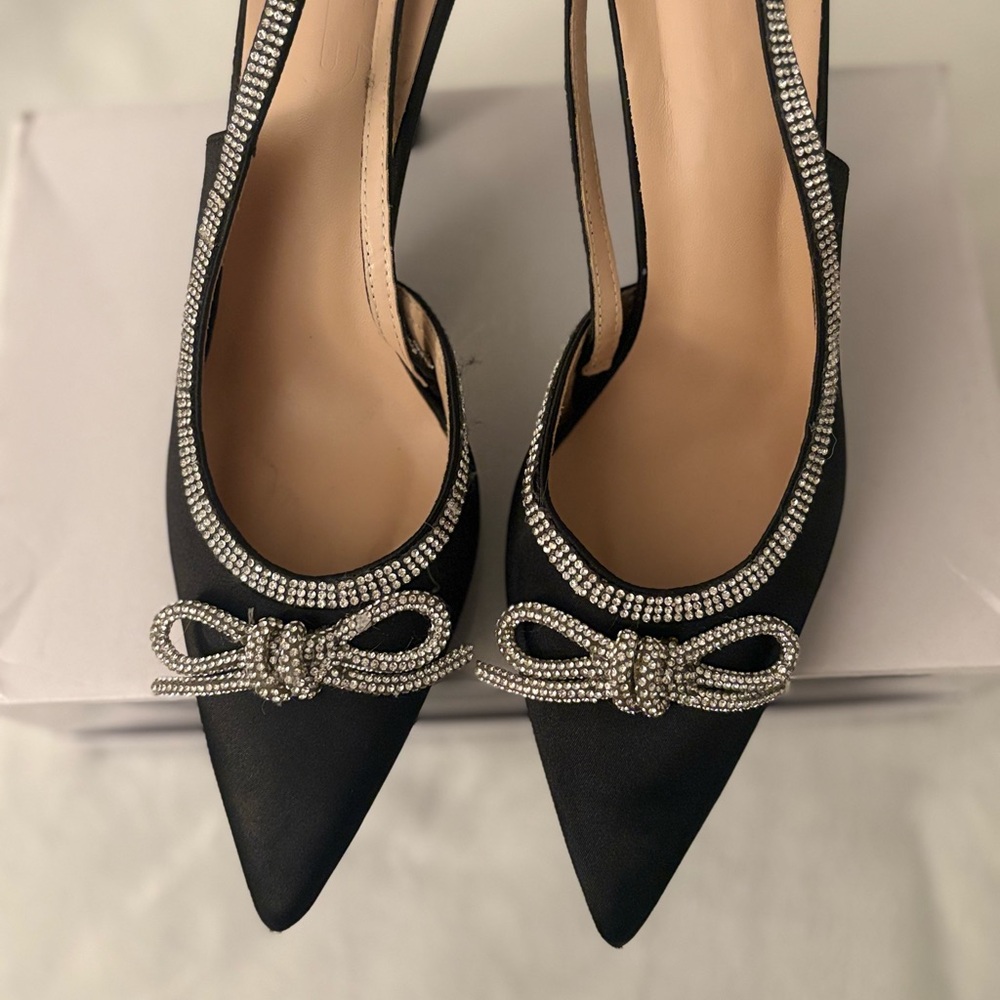 Elegant Black Satin Women's Shoes with Rhinestone Bow